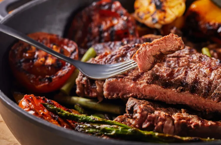 貸切 BBQを行うためのお肉の量と質を紹介いたします。